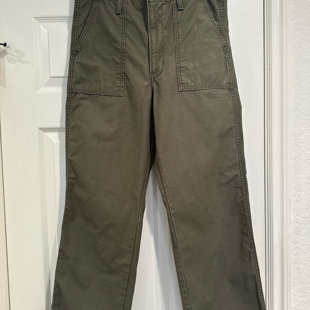 Women’s Levi’s rib cage, straight, utility pants. - Picture 7 of 7